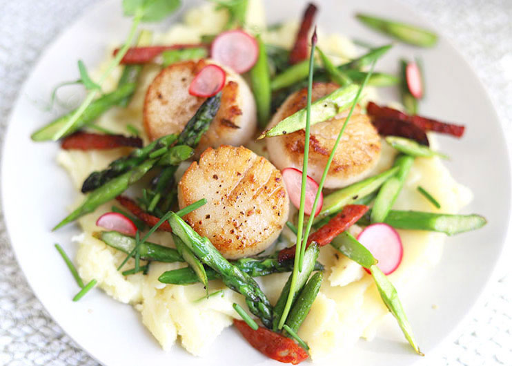 Of Asparagus Sea Scallops And Sourdough Waffles Martha S Vineyard Magazine