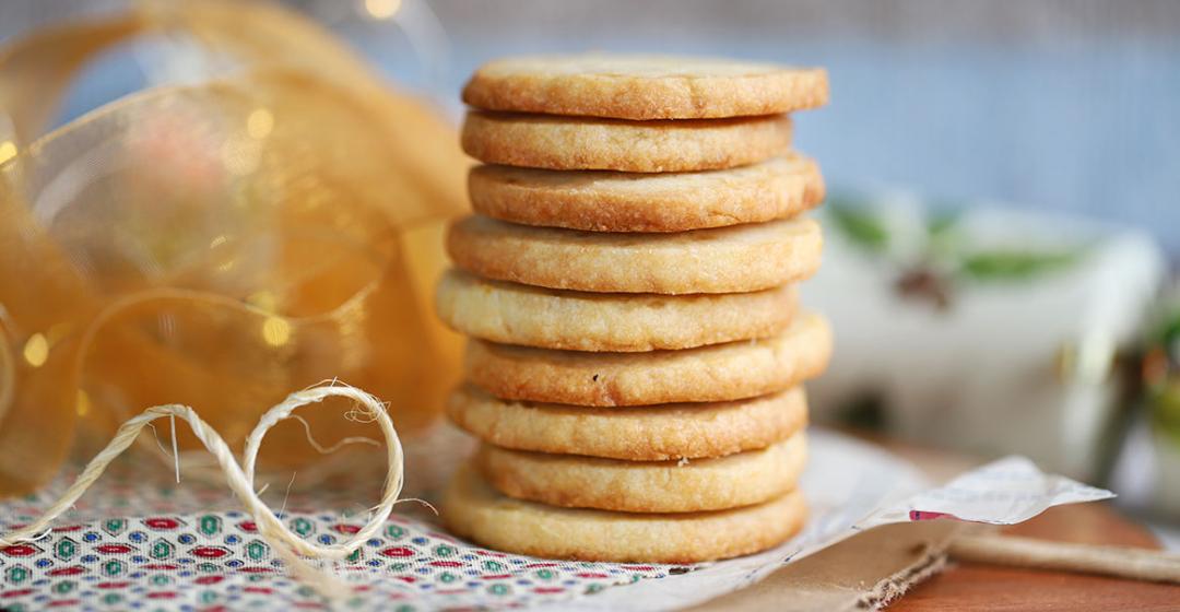Buttery Ginger Shortbread Cookies