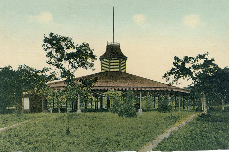 A hand-colored post card depicting the Baptist Temple before it burned in the 1940s.